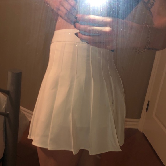 White pleated tennis skirt - Picture 4 of 4